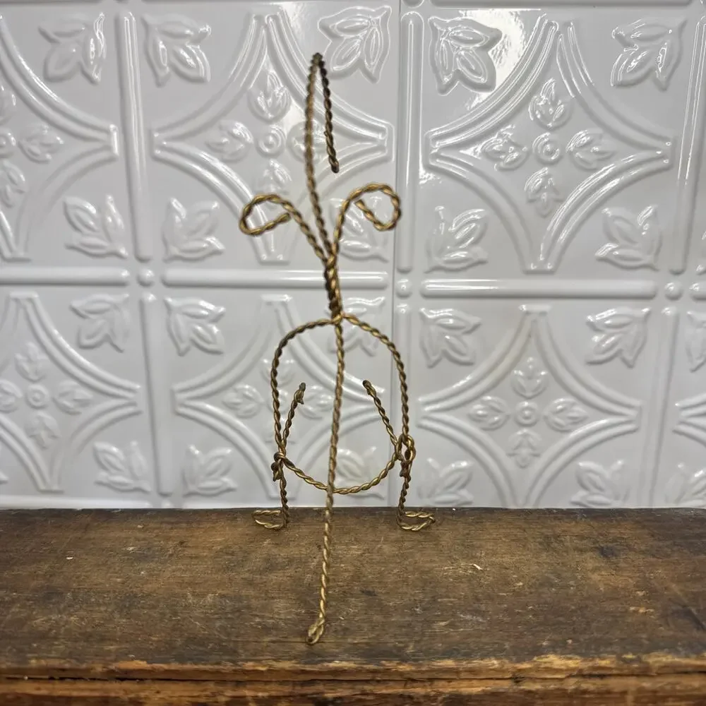 Vintage Twisted Metal Wire Demitasse Cup Easel Holder 6.5” Tall Loop feet